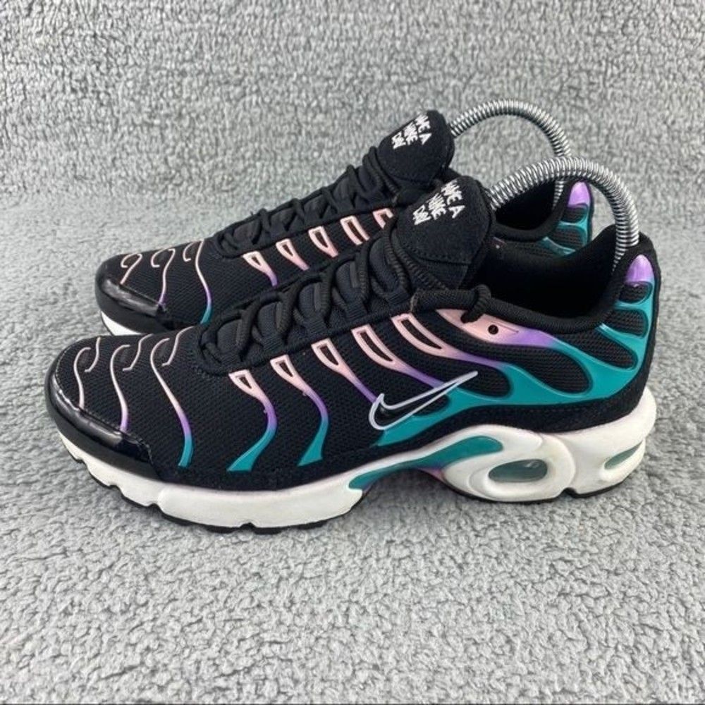 Nike Black and Purple Women's Sneakers - Picture 4 of 12